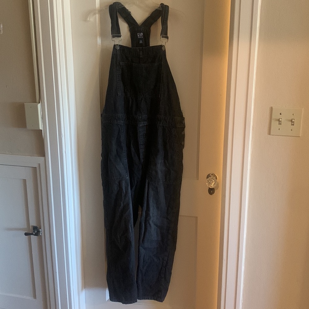 Black gap overalls (denim)